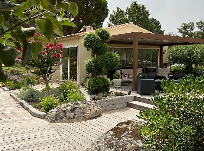 Πανσιόν Les Jardins De Santa Giulia - Charmante Dhte 1 3*