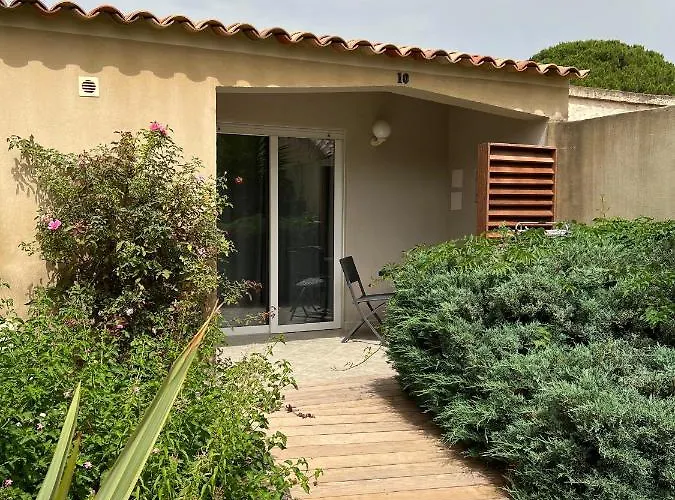 Les Jardins De Santa Giulia - Charmante Dhte 1 Πανσιόν 3*