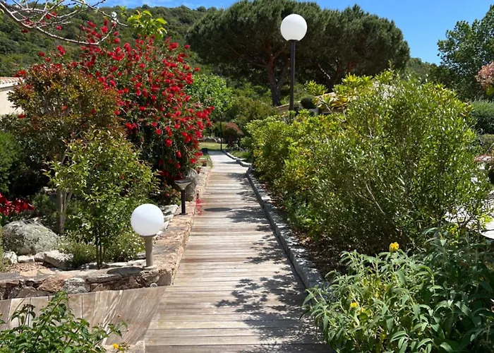 Les Jardins De Santa Giulia - Charmante Dhte 1 Πανσιόν